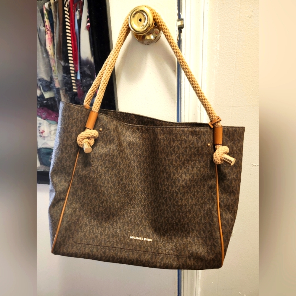 Michael Kors Tote EUC
